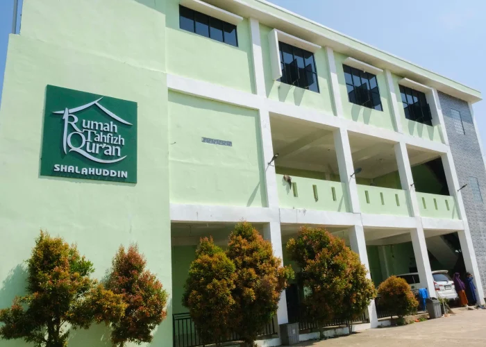 Papan Nama Pesantren 1